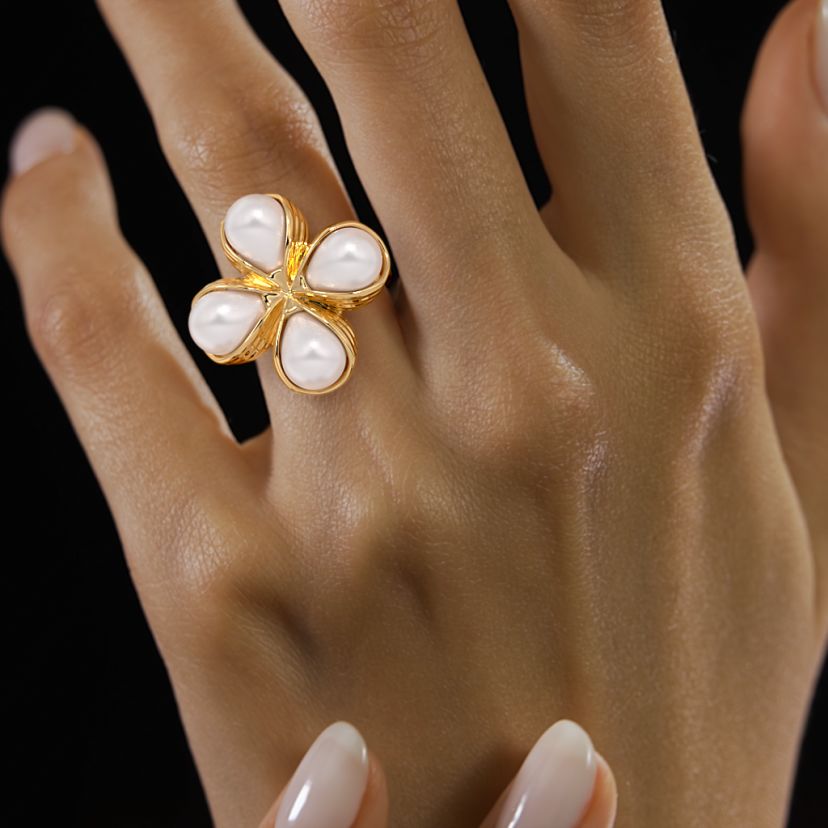 The Pearl Elegance Statement Ring - image 4
